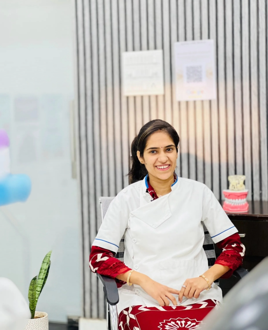 Dr. AYUSHI MANWANI